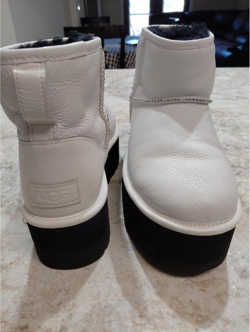 Ugg Boots White Size 8 EUC